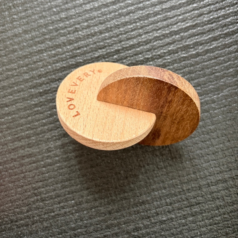 Lovevery hand to hand discs
